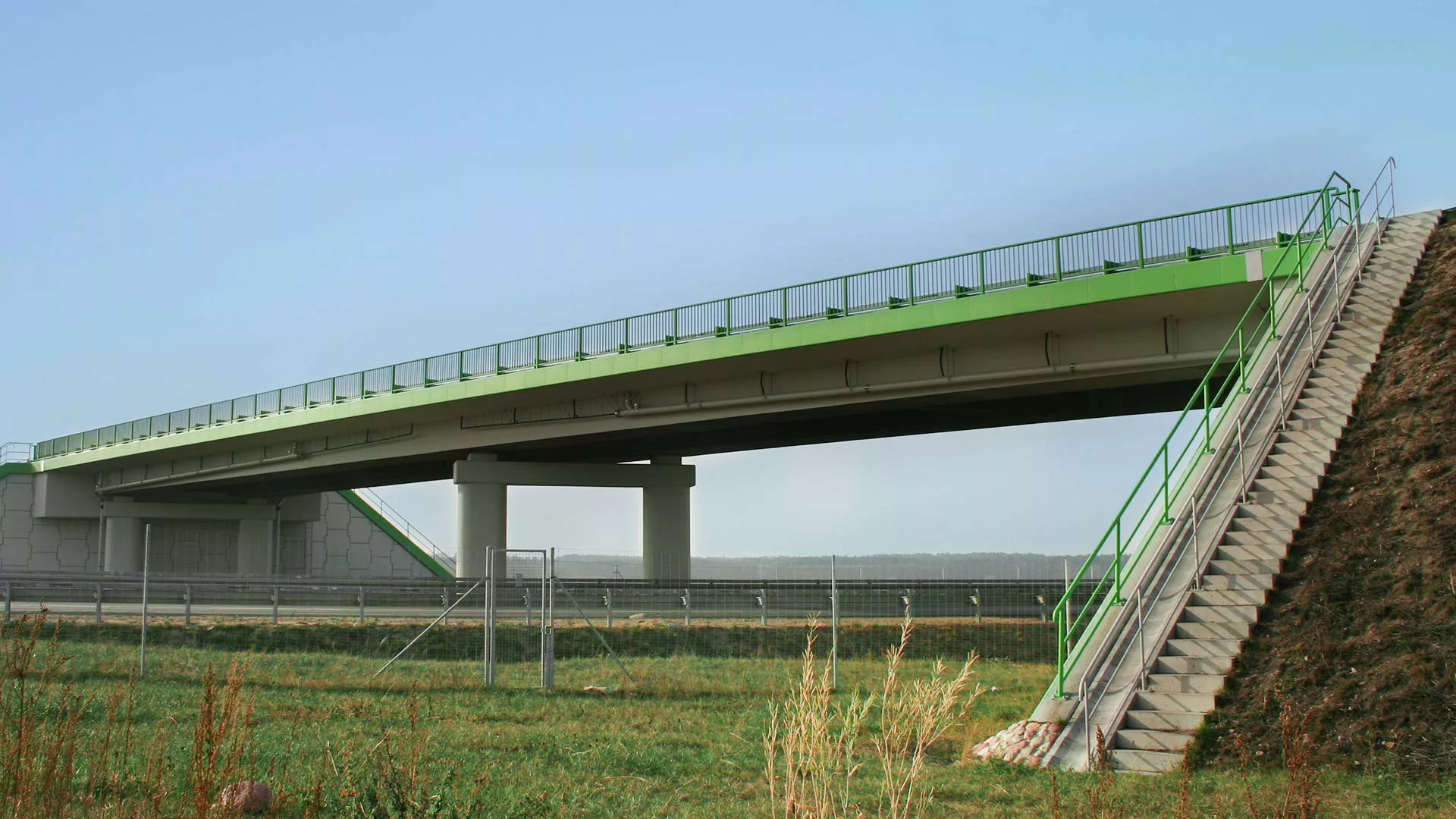 koryto-betonowe-sciekowe-odplywy-wiaduktu